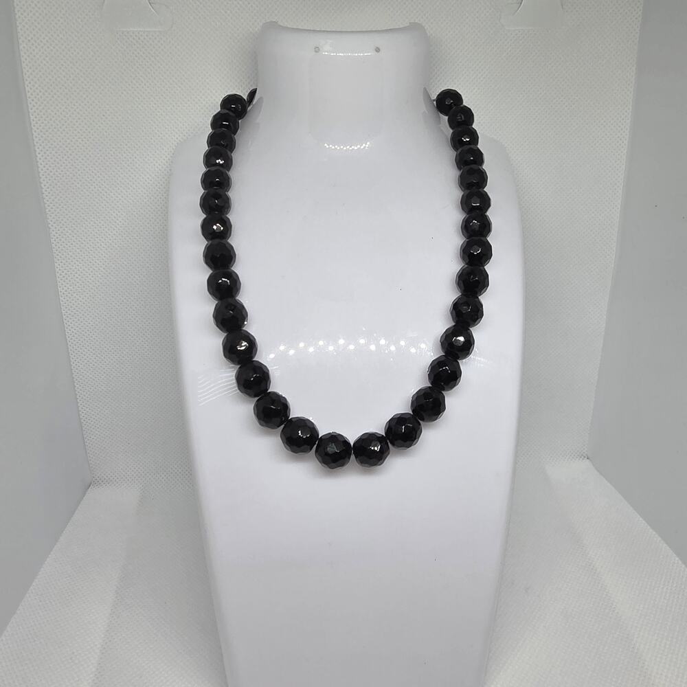 Black Faceted Choker Style - Picture 2 of 4